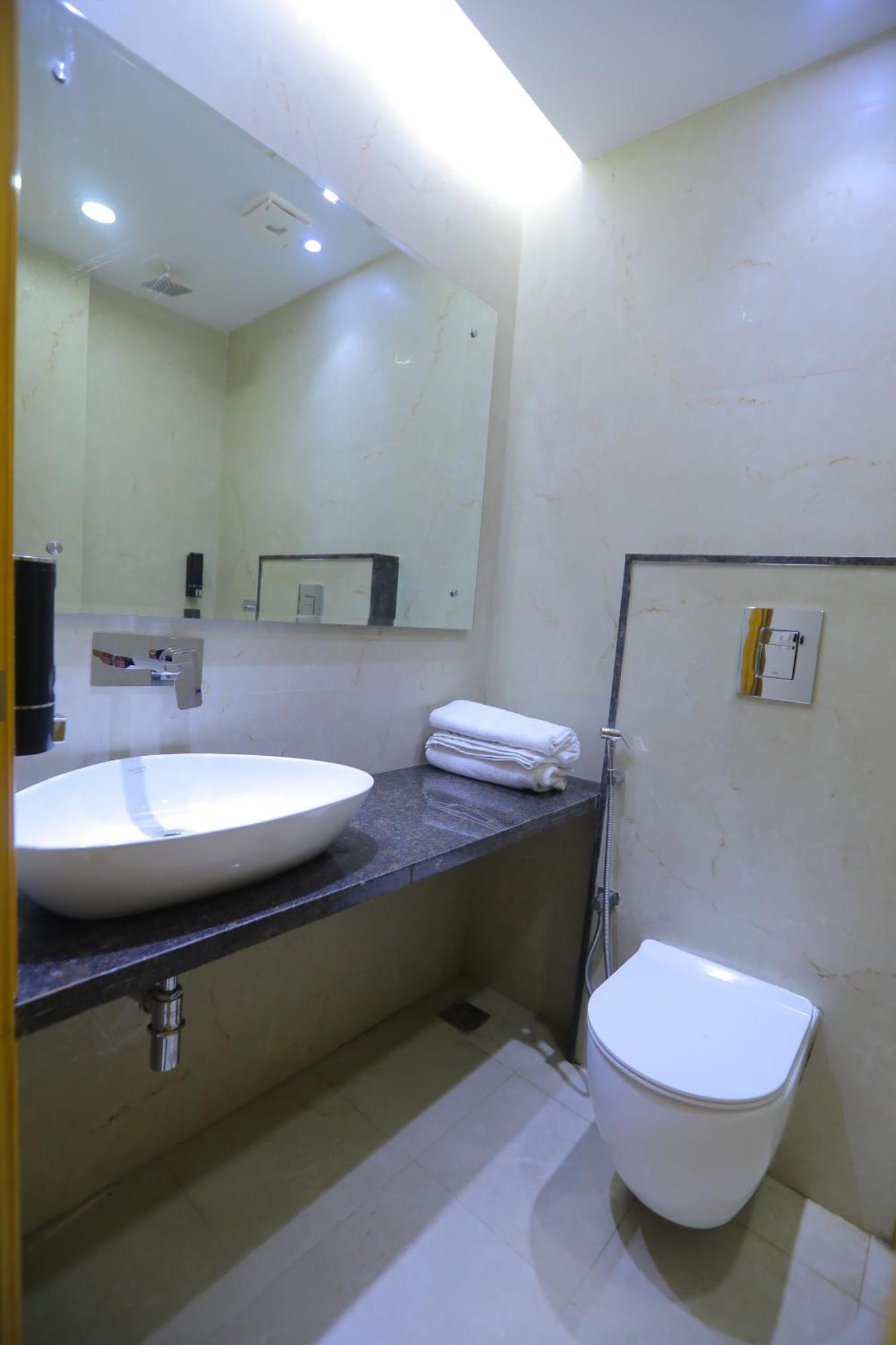 Hotel Glitz - Walk In From New Delhi Railway Station Exterior foto