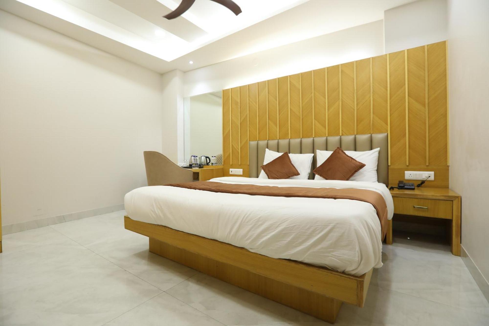 Hotel Glitz - Walk In From New Delhi Railway Station Exterior foto
